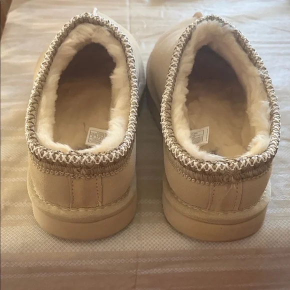 Ugg Tasman Size 9 pls read description - Picture 4 of 6
